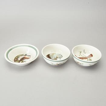 A set of 94 pieces of late 20th century Portmeirion "Birds of Britain" dinner service.