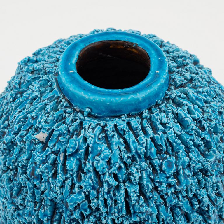 Gunnar Nylund, vas, chamotterat stengods, "Igelkottsvasen", Rörstrand.