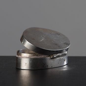 A late Gustavian tumbler and snuff-box, circa 1800.