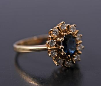 RING, guld 18 K m safir o briljanter.