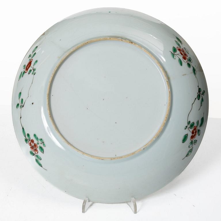 A pair of Chinese famille verte dishes, Qing dynasty, 18th century.