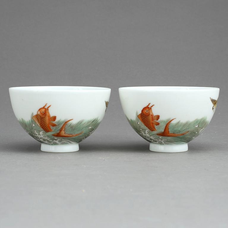 SKÅLAR, ett par. Porslin, Kina.