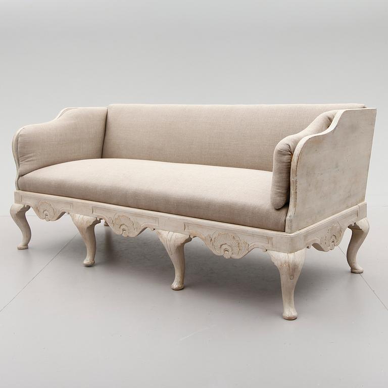 TRÅGSOFFA, rokokostil, 1900-talets första hälft.