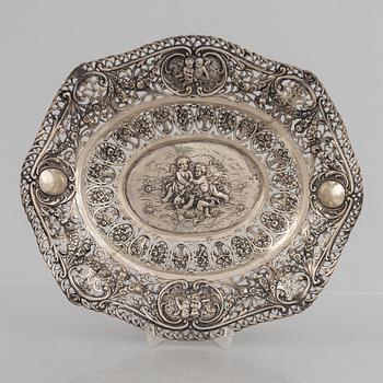 A silver 830 bread basket, Germany, circa 1900.
