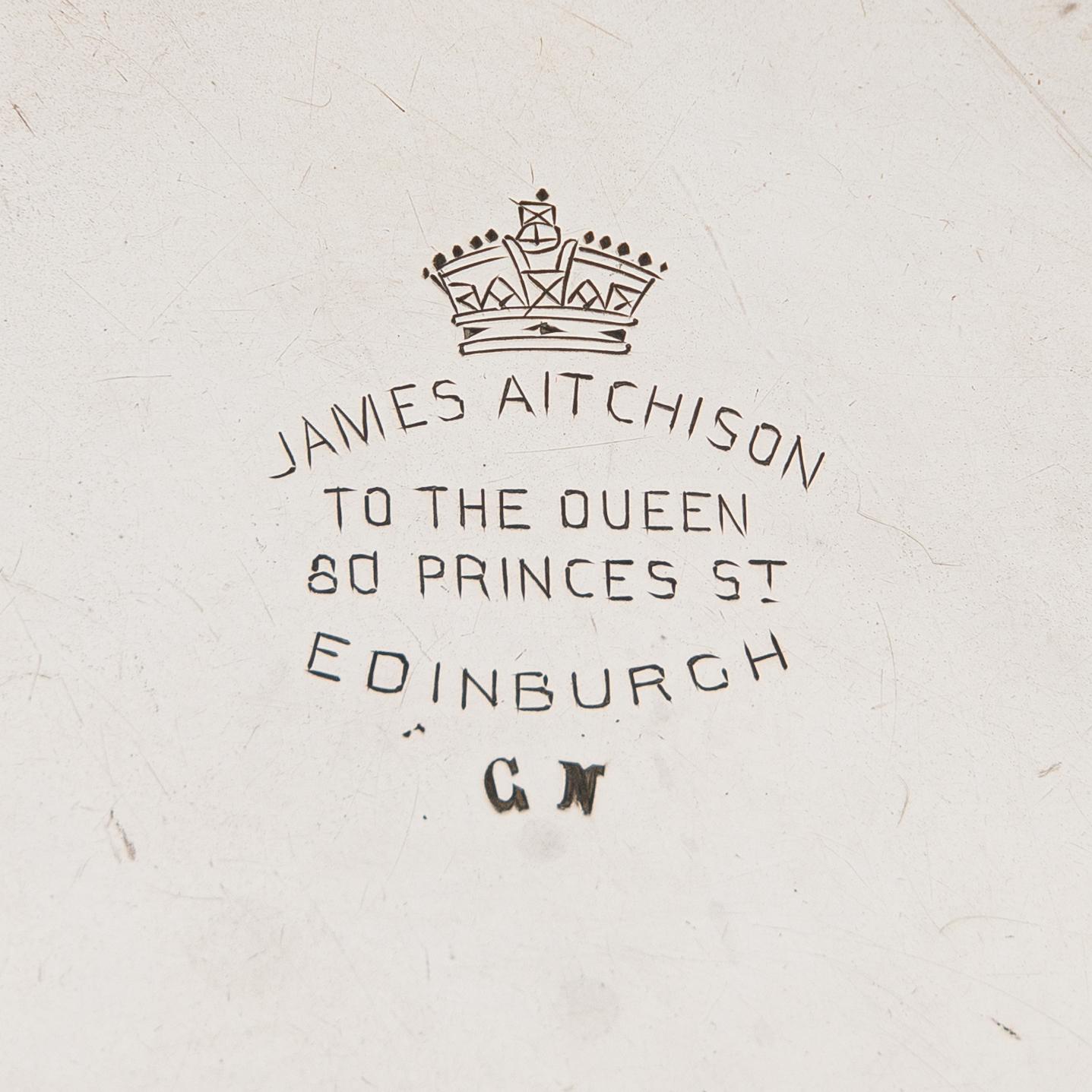 Lusikkapari, Lontoo 1787-91, purkki, Lontoo 1891 ja vati, Chester 1906, sterlinghopeaa, Englanti.