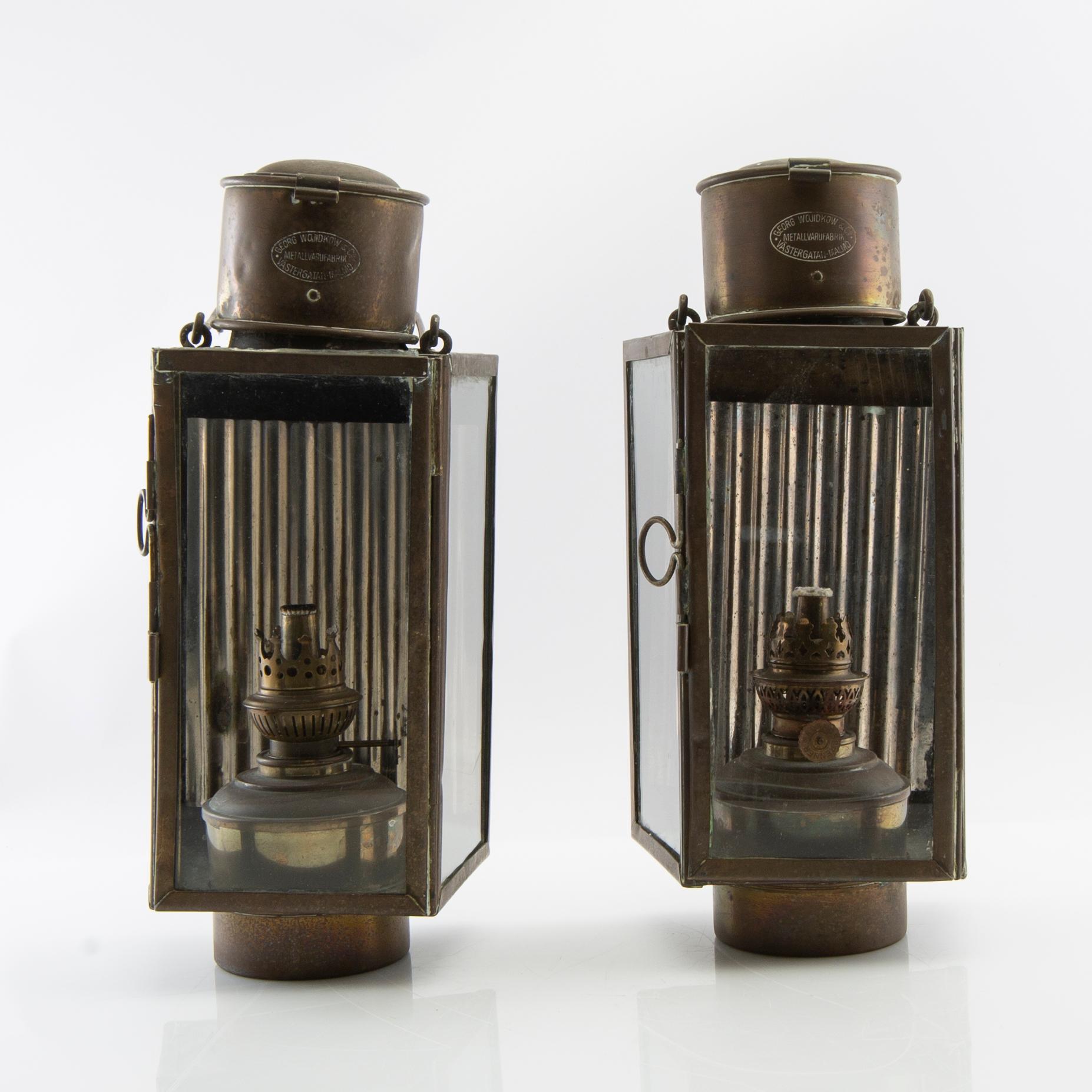 Skottlyktor ett par 1900-talets första hälft.
