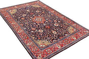 A Mahal carpet, a. 321 x 202 cm.