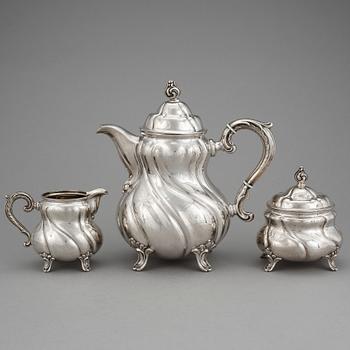 KAFFESERVIS, 3 delar, silver, Tyskland, 1900-talets första hälft. Vikt ca 1331 gram.