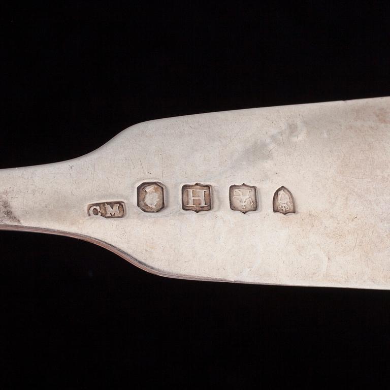 SERVERINGSSKEDAR, silver, Irland, Dublin 1828. Vikt 140 g.
