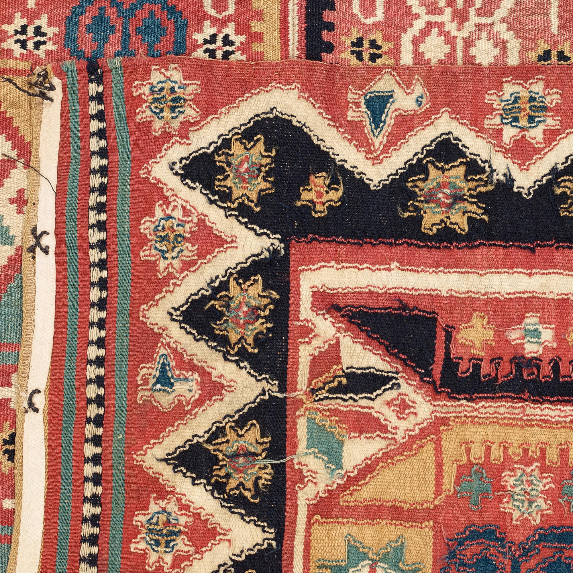 TÄCKE. Rölakan. 193,5 x 126,5 cm. Skåne omkring 1820-1830. Sannolikt Yngsjö/Tuvåkra.