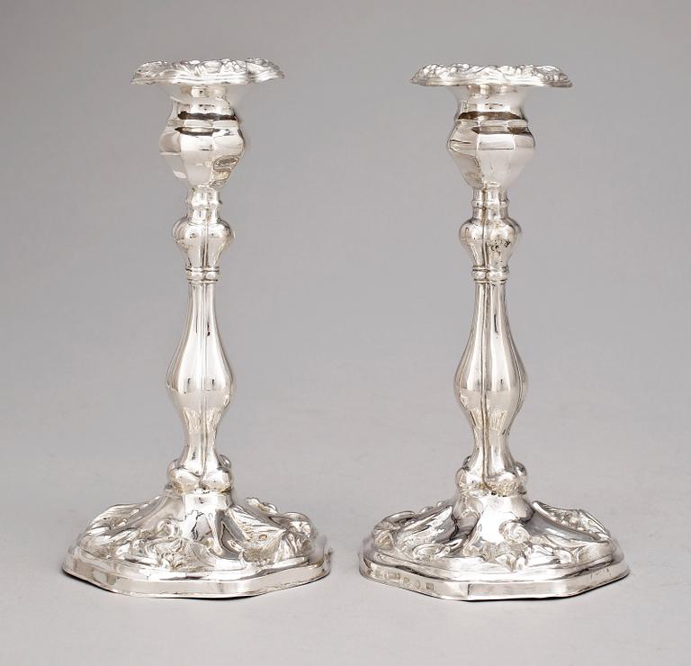 LJUSSTAKAR, ett par, silver, Carl Julius Åkerman, Mariestad, 1857.