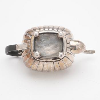 TEKANNA, silver, assayers mark Aleksandr Yashinov, St.Petersburg, 1800-tal. Total vikt ca 618 g.