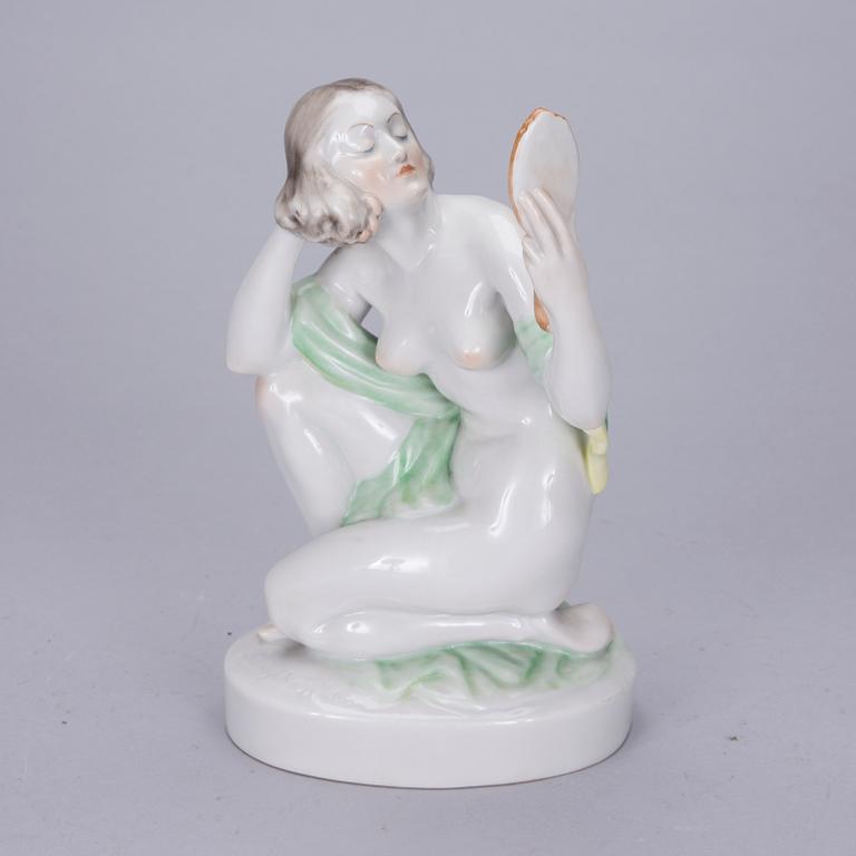 FIGURIN, porslin, Herend, Ungern 1944.