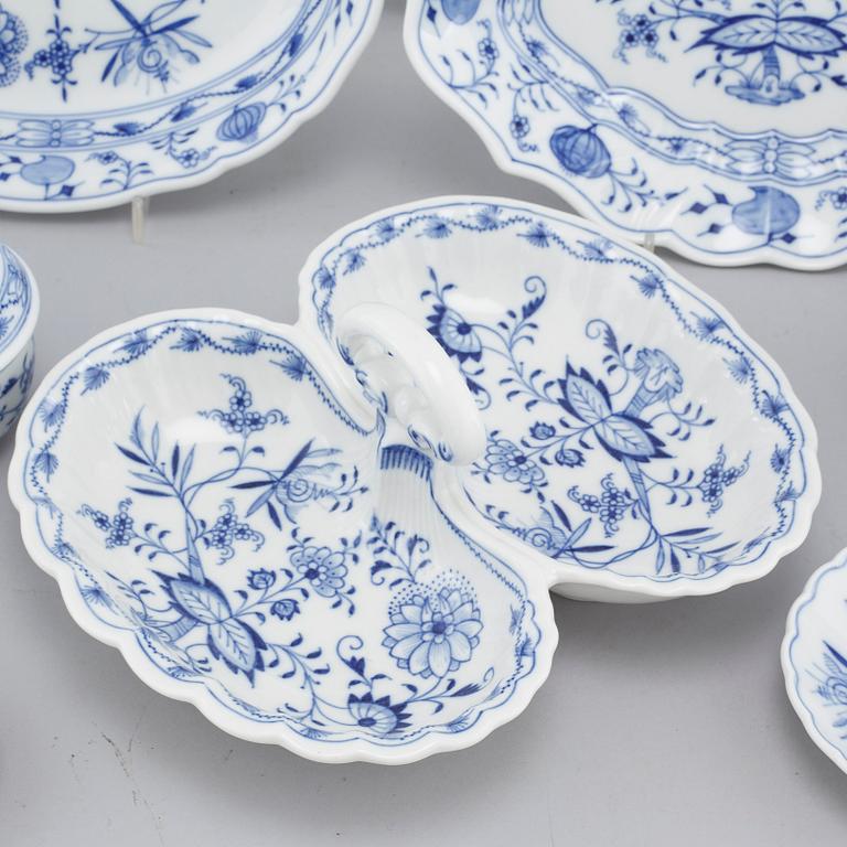 55 pieces of "Blue Onion/Zwiebelmunster" porcelain tableware, by Meissen, 20th century.