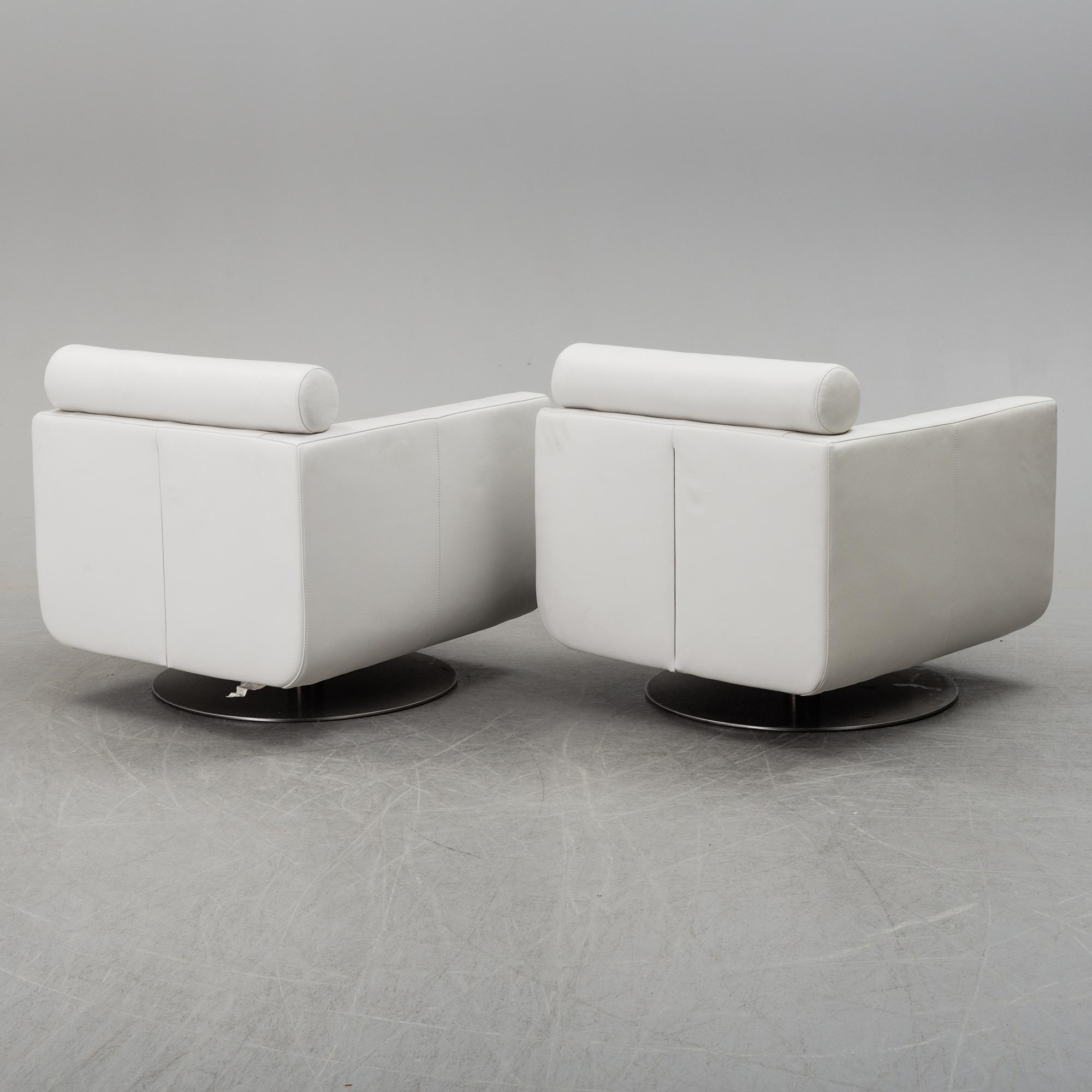 NATUZZI, fåtöljer, ett par, Italien, 2000-tal.