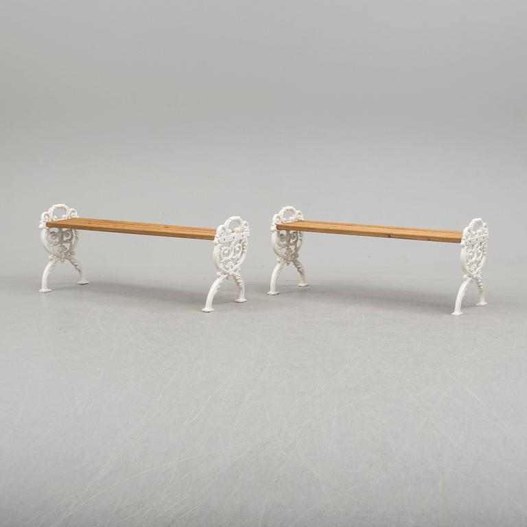 BÄNKAR, ett par, Melins, Anderstorp,  1900-talets slut.