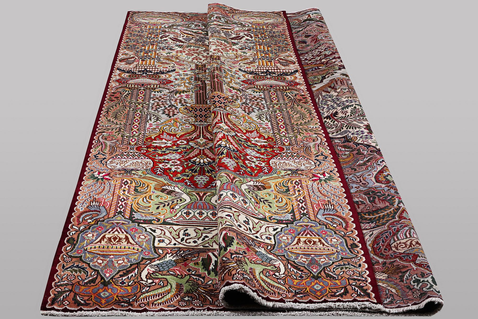 Matta, Kashmar, ca 392 x 300 cm.