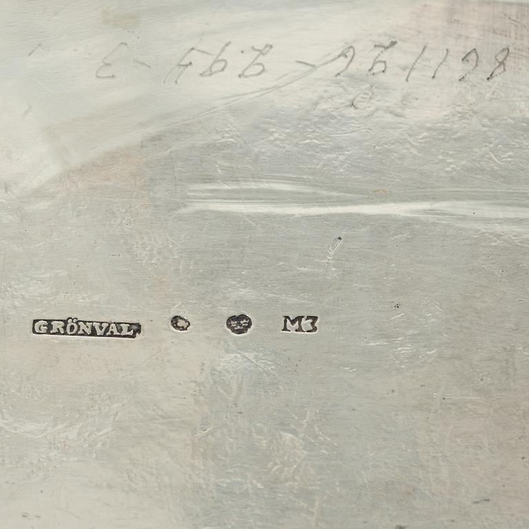 A Swedish Empire silver candle snuffer and tray, Stockholm 1818-1819.