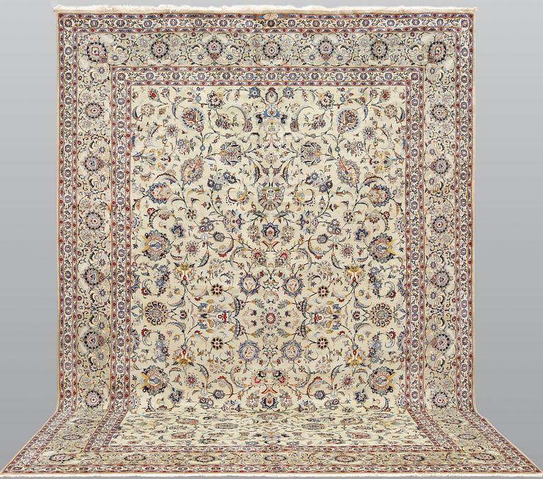 A semi-antique figural Keshan carpet, cork wool, approx. 431 x 295 cm.