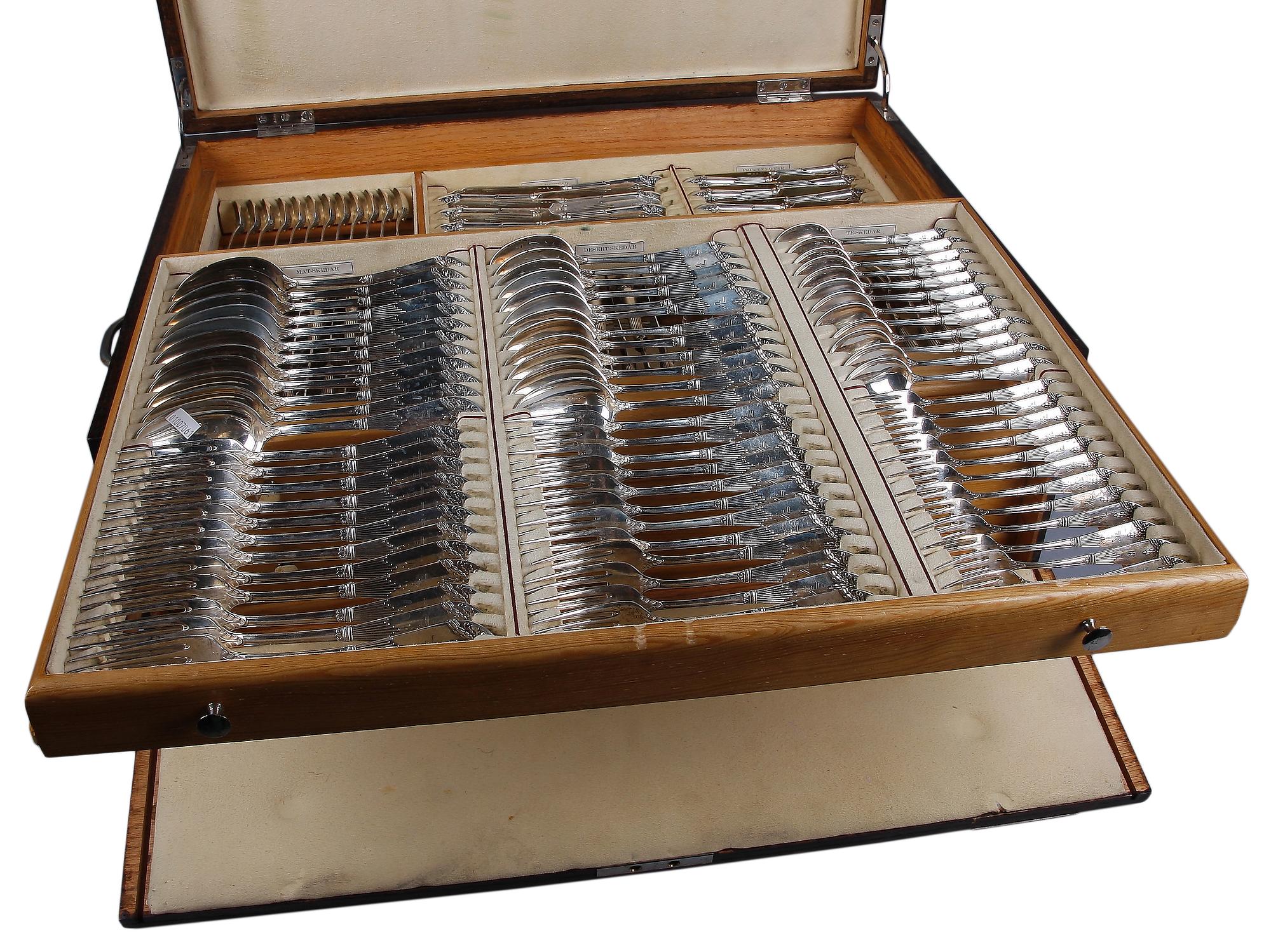 BESTICK, 183 st, silver, modell Empire, CG Hallberg, Stockholm, 1904.