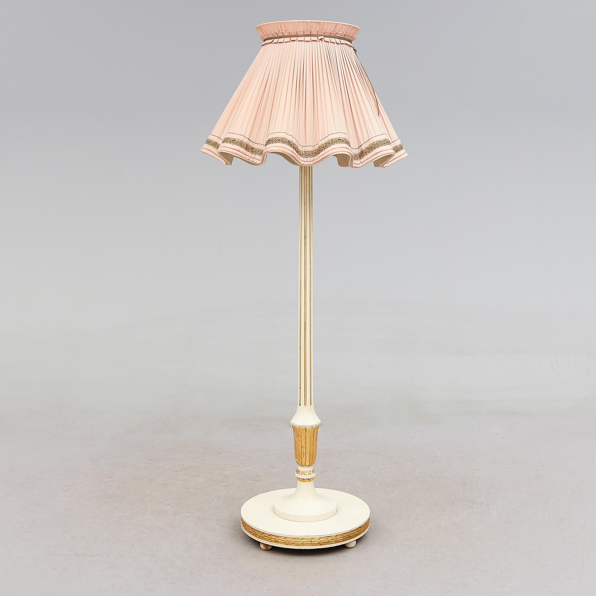 GOLVLAMPA, 1900-talets första hälft.