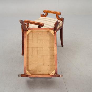TABURETTER, ett par. Karl Johanstil, 1900-tal.