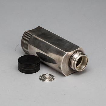 SHAKER, nysilver, Folke Ahrström, GAB, Stockholm, 1900-talets första hälft.