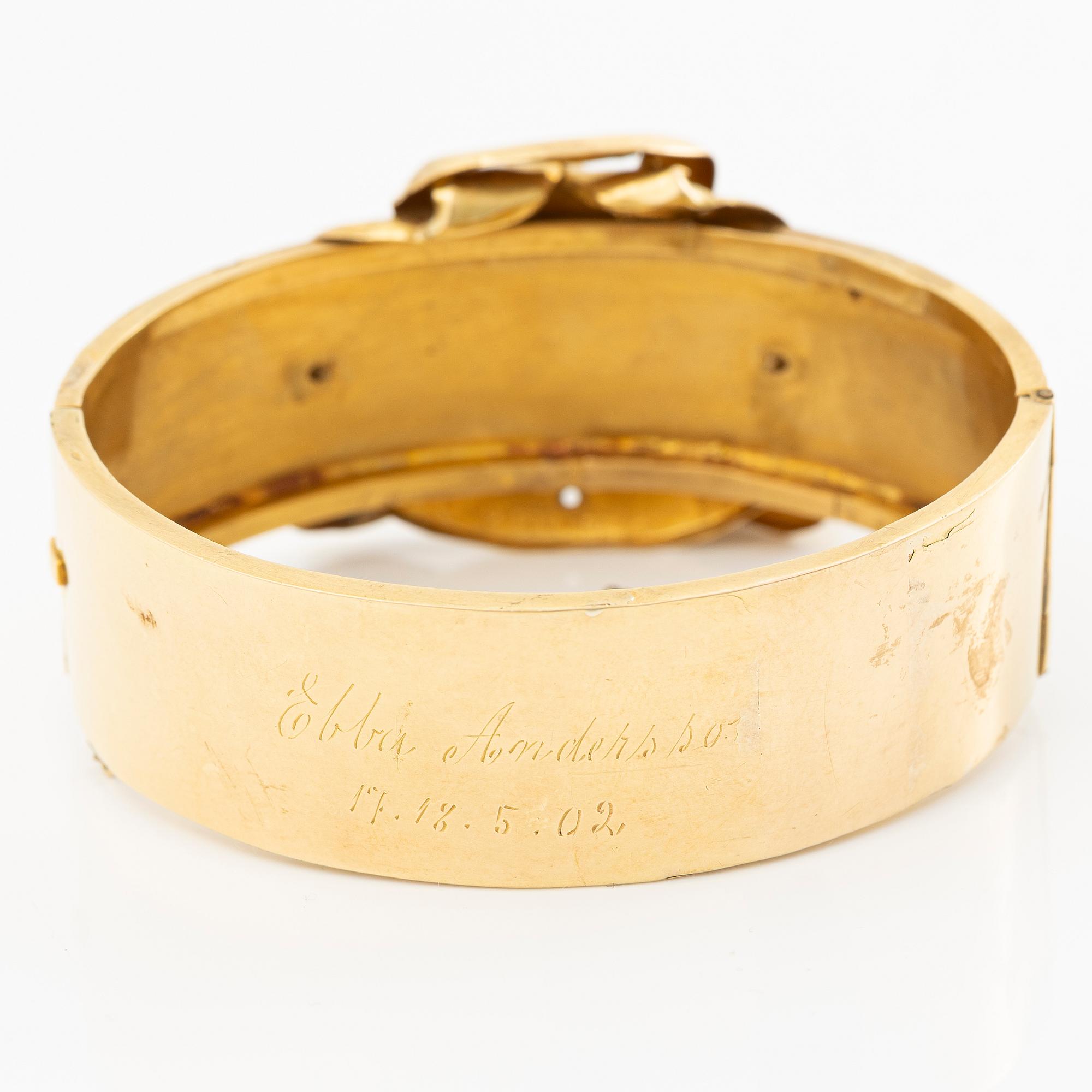 Bangle, 18K gold with pearls, 19th century.