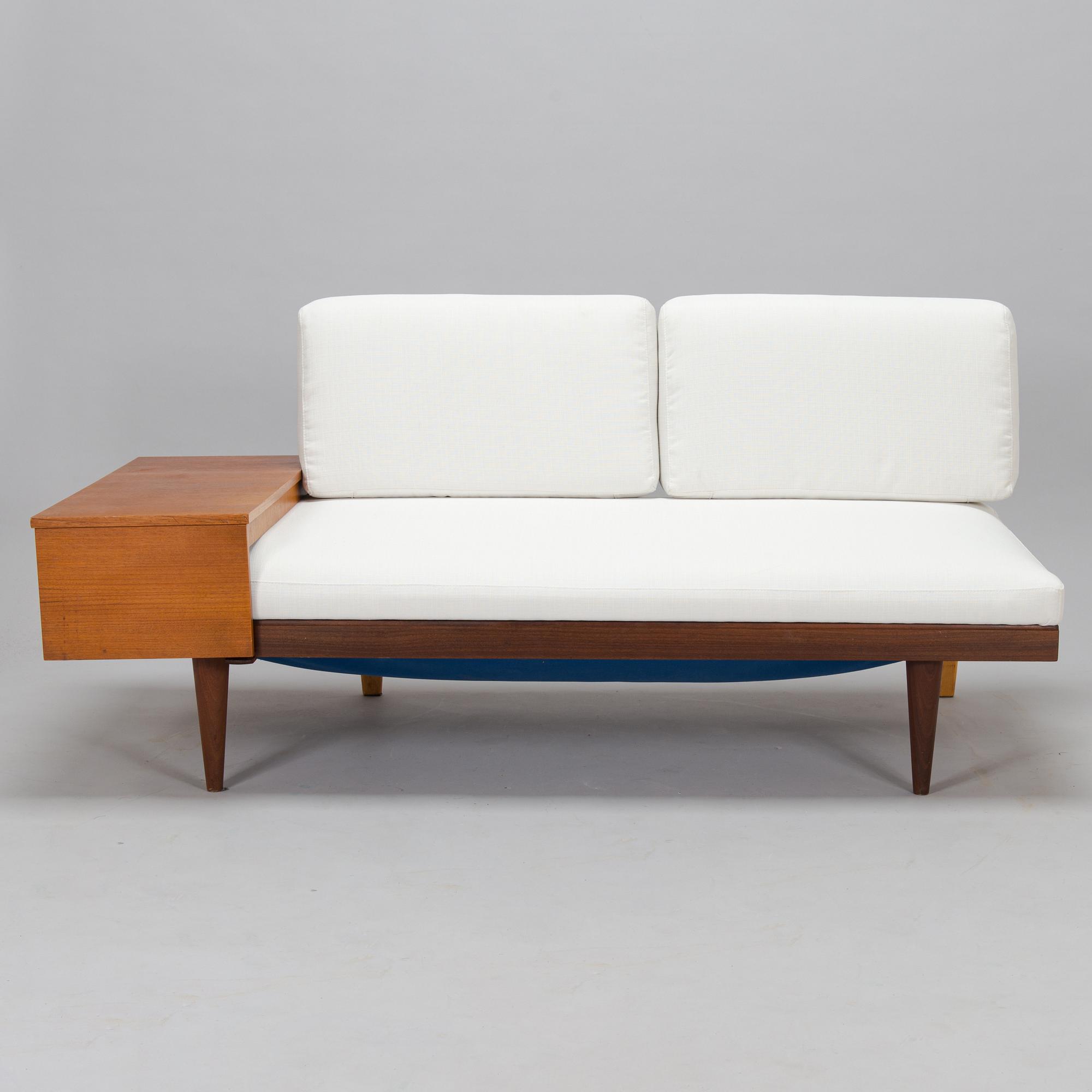 Haldor Vik & Ingmar Relling, a 'Svane' sofa, from the Svane-series, Ekornes Fabrikker A/S, Norge, circa 1970.