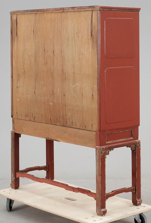 SKÅP, orientaliskt, 1900-tal.