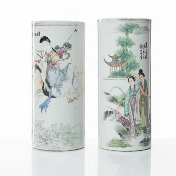 A pair of porcelain vases and a pair of table lamps, China, 20th Century.