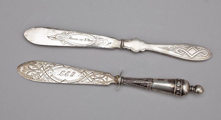 PARTI SILVER, 8 delar, olika tillverkare, bla JE Skreij, 1800-1900-tal. Totalvikt ca 550 gram.