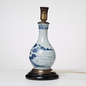 BORDSLAMPA, porslin, Kina 1800-tal.