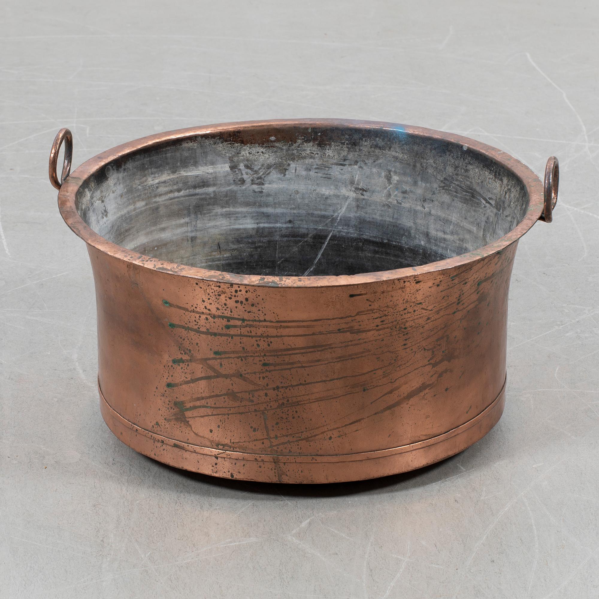 Copper pot, turn of the 20th century.