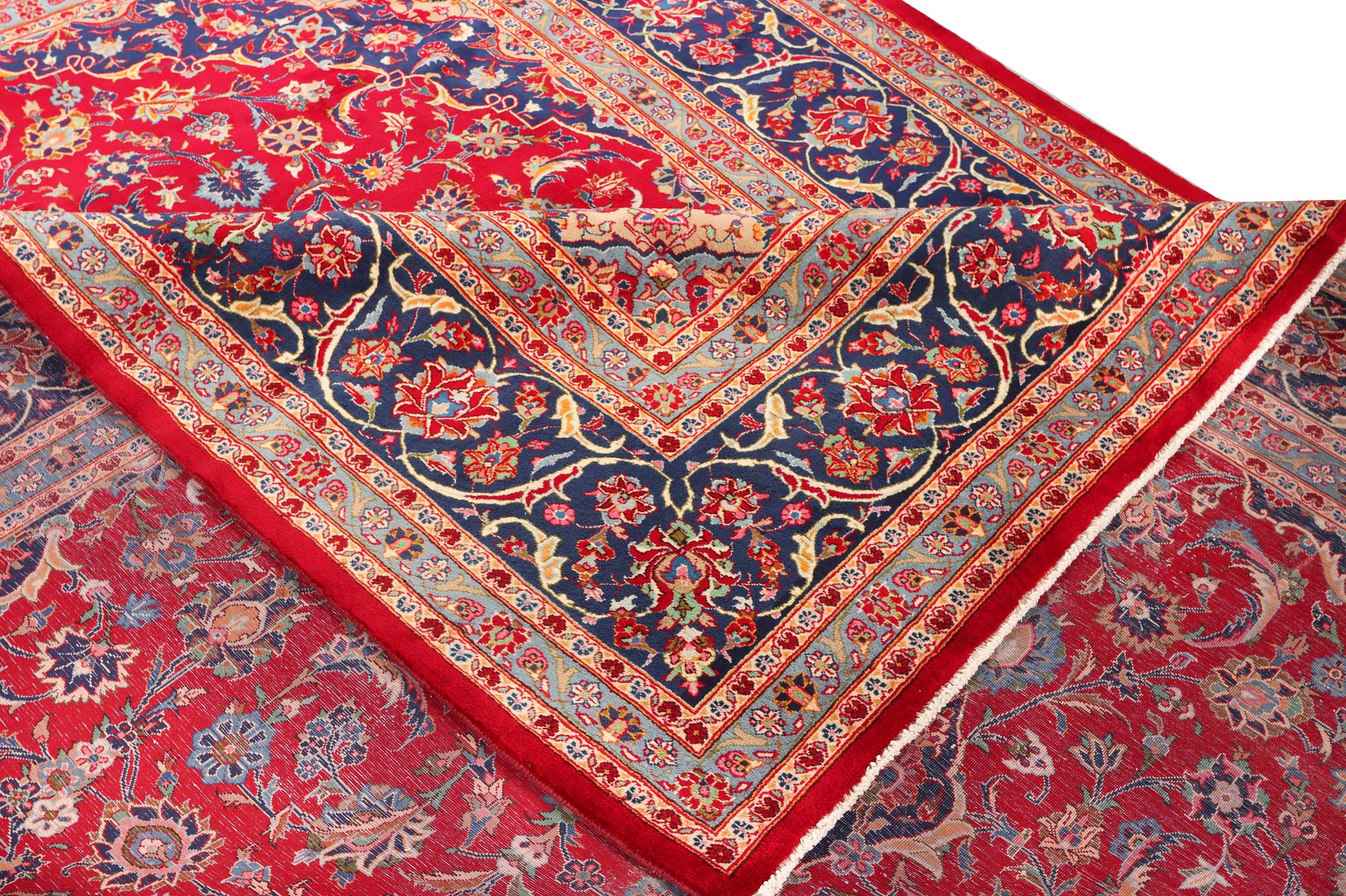 A Keshan carpet, c. 408 x 295 cm.
