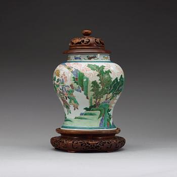 A famille verte figure scene vase, Qing dynasty, 19th century.