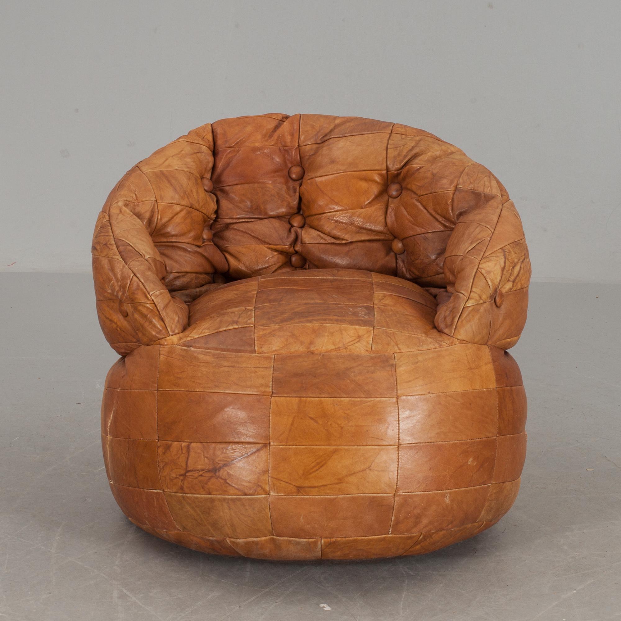 FÅTÖLJ/SITTPUFF, 1900-talets sista fjärdedel.