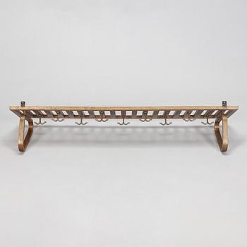 Alvar Aalto, hatthylla/ klädhängare, modell 113, O.Y. Huonekalu-ja Rakennustyötehdas A.B. 1930/1940-tal.