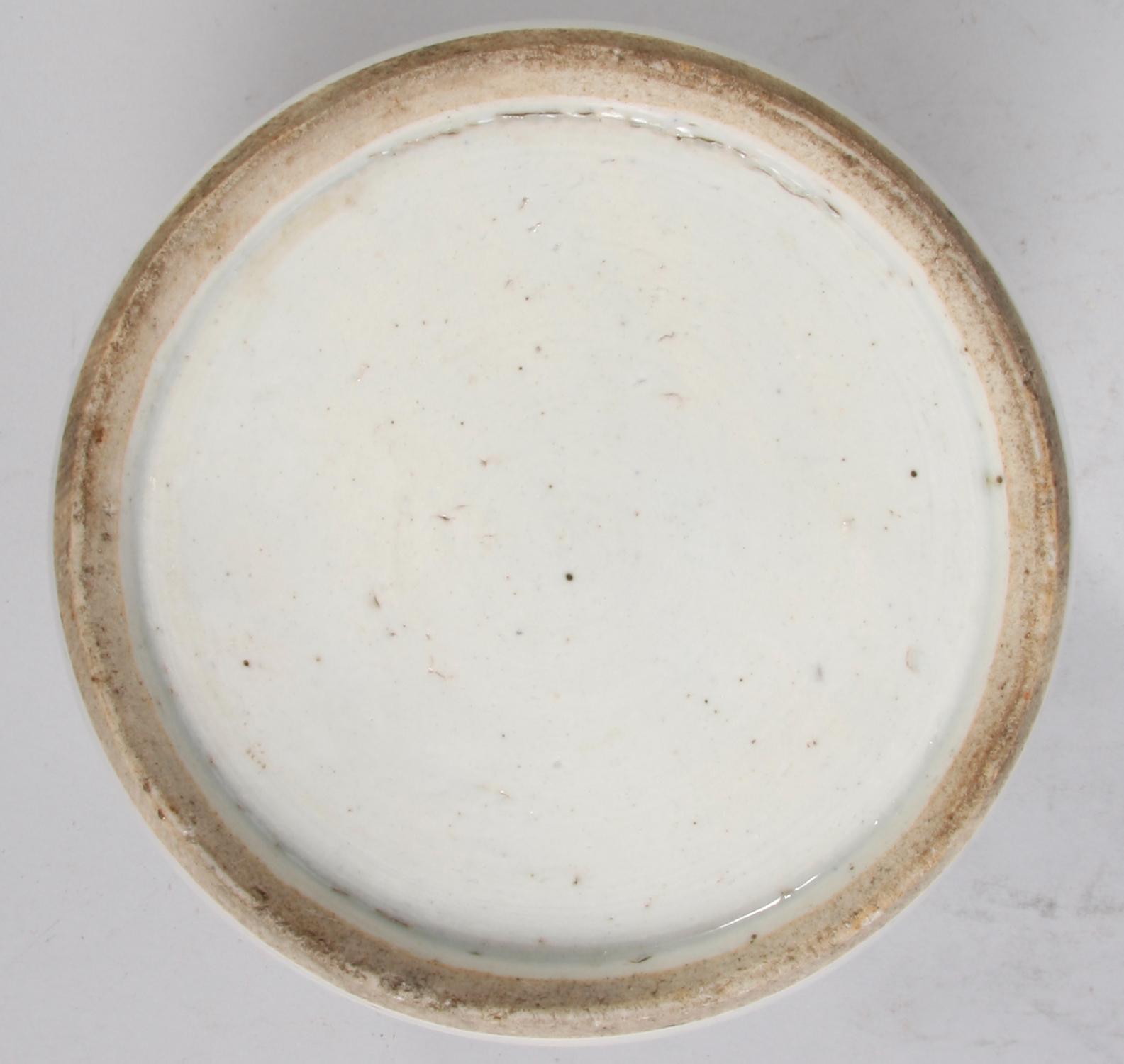 URNA MED LOCK, porslin, Kina.