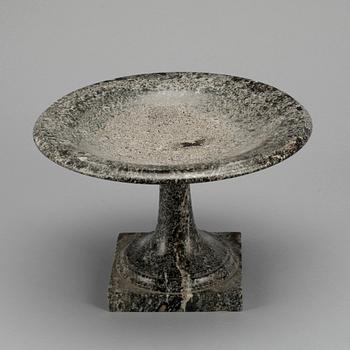 TAZZA, Kolmårdsmarmor, troligen omkring sekelskiftet 1900.