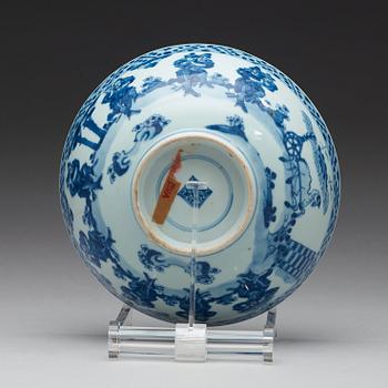 A blue and white bowl, Qing dynasty, 18th Century.