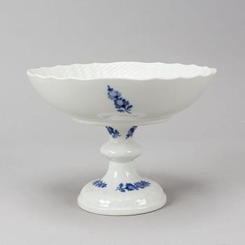 Royal Copenhagen, a part 'Blå Blomst' dinner service, Denmark (59 pieces).