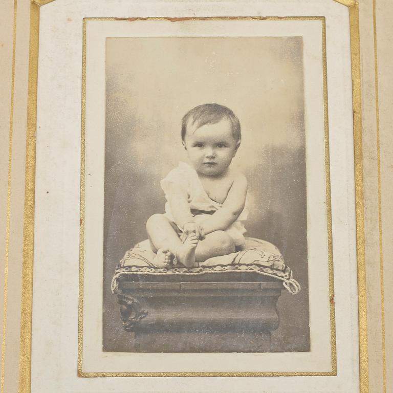 FOTOALBUM med SPELDOSA, 2 st, 1800/1900-tal.