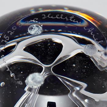 LARS HELLSTEN, an "ariel" glass vase, Orrefors 1986.