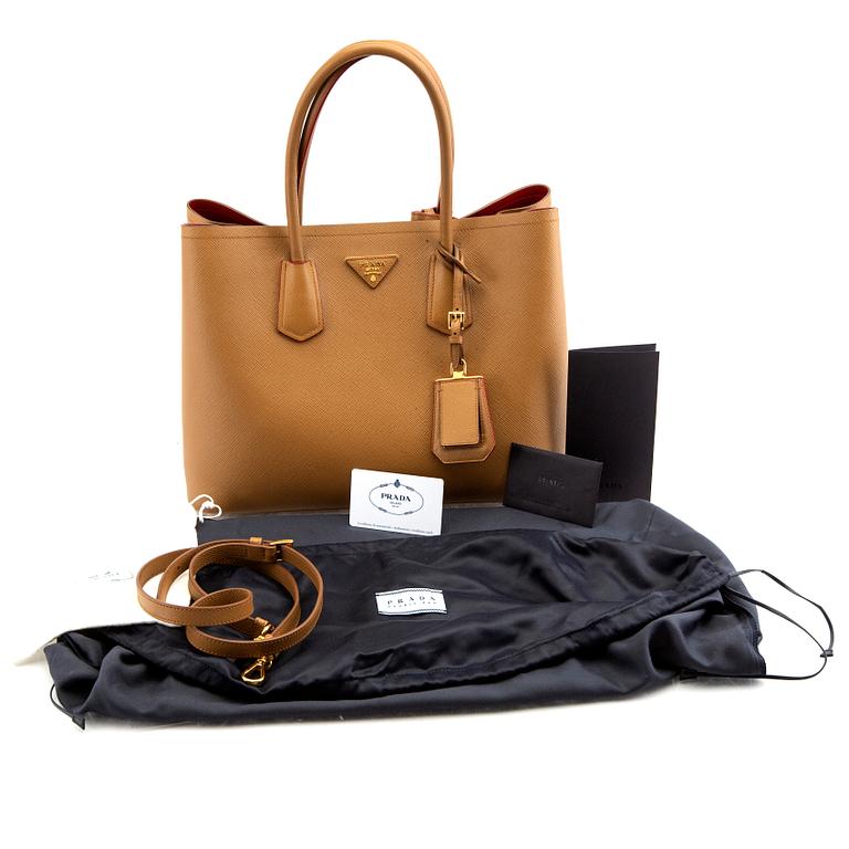 Prada, saffiano shoulder bag.