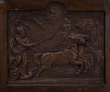 Skåp, Swedish Grace, enligt uppgift utfört av bildhuggare Ernst Sundbeck.1920-30-tal.