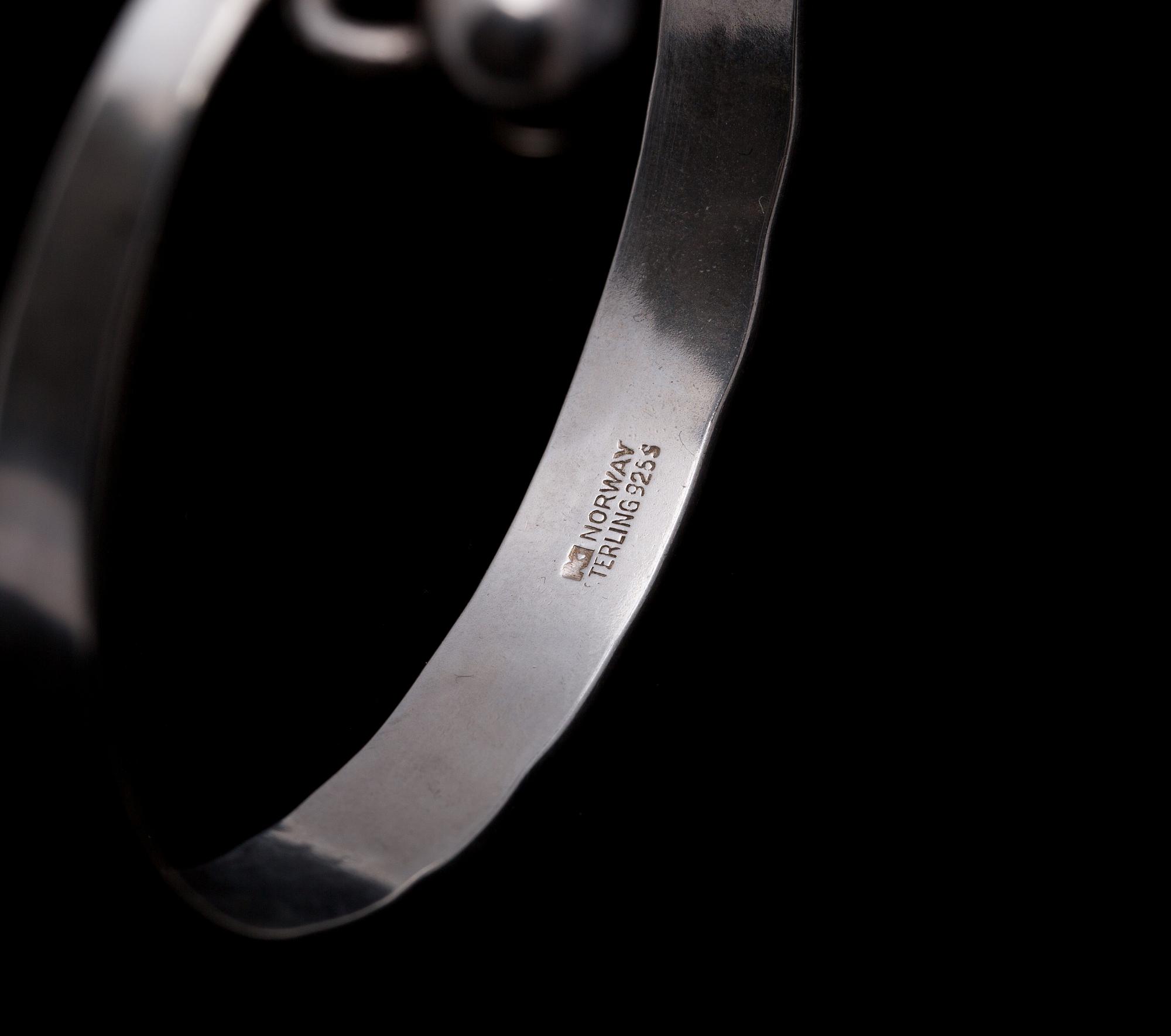 ARMRING,, strelingsilver, design Anna-Greta Eker. Importstämplar.Vikt ca 40 g.