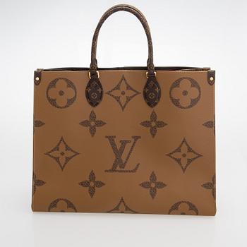 Louis Vuitton, A 'Onthego GM' Bag.