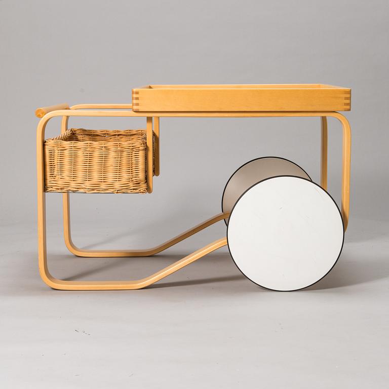 Alvar Aalto, tarjoiluvaunu, malli 900, Artek, 1990-luku.