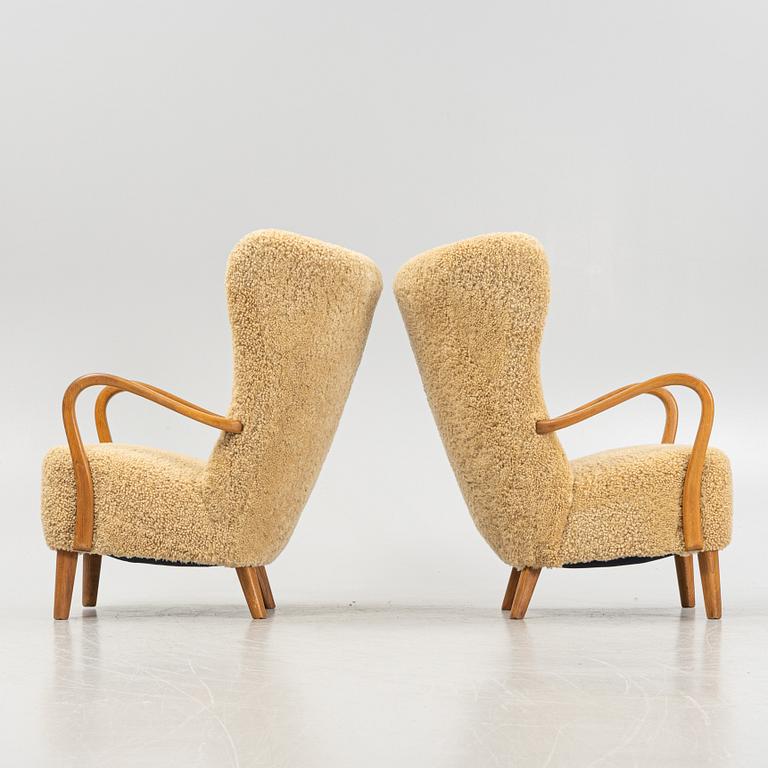 Alfred Christensen, attributed, armchairs, a pair, Slagelse Møbelfabrik; Denmark, 1950s.